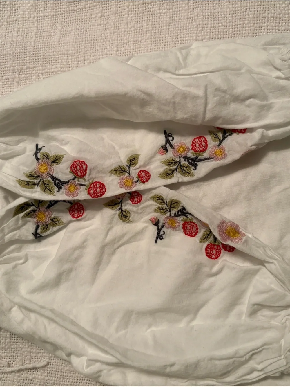 Mini Boden Girl’s White Embroidered Floral Top with Red Raspberry size 3-4